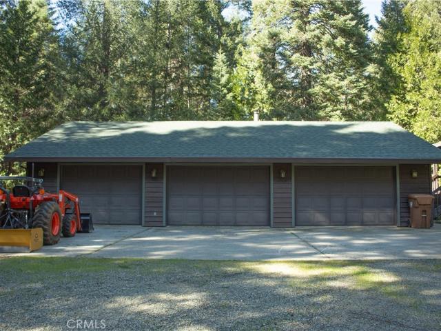 6735 Lakefront Dr