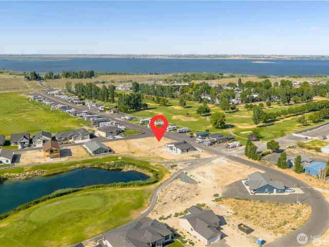 6739 SE Club House Drive