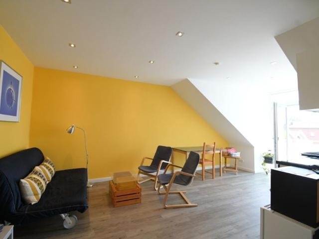 6744 Attraktive 2 Zimmer Dachgeschosswohnung mit EBK & Balkon!