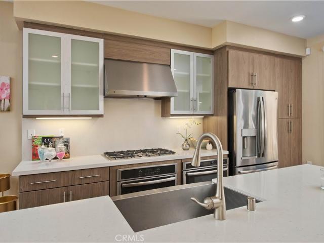 6749 Gill Way, Los Angeles, CA 90068 | MLS #SR26030