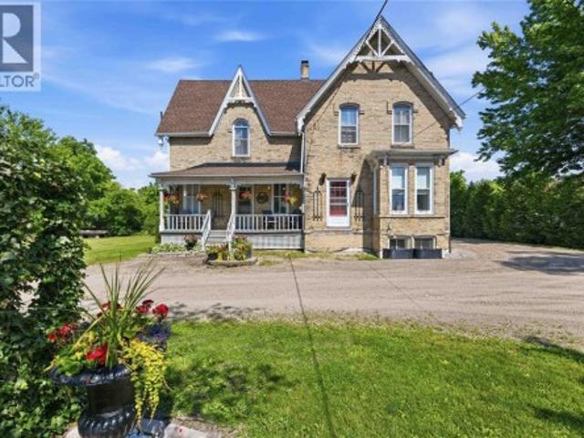 6752 Camlachie Road, Plympton Wyoming, ON, N0N 1E0 house for sale | Listing ID 26015 | Royal LePage