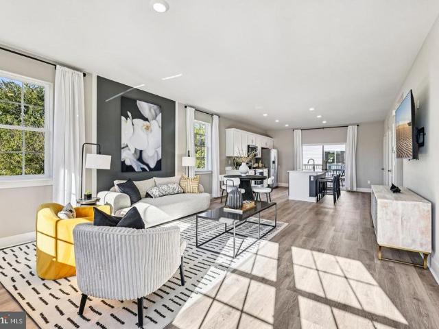 675 Arden Court