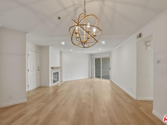 675 Oak Run Trail, Unit TL301, Oak Park, CA 91377 | MLS #26848