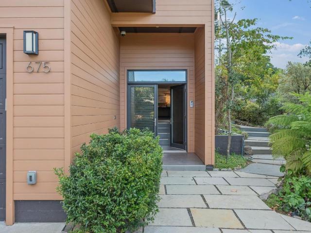 675 Sausalito Boulevard