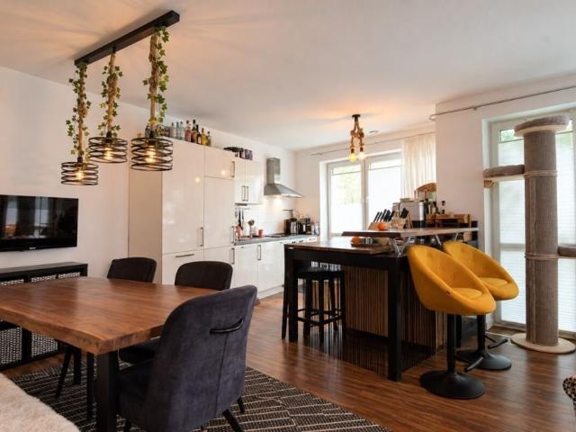 6764 Attraktive 4 Zimmer Wohnung mit EBK und Balkon in TOP Lage!