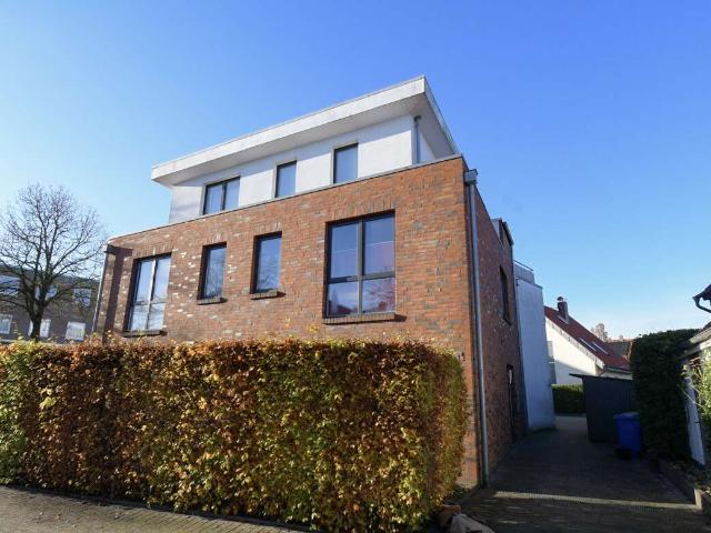 6764 Attraktive 4 Zimmer Wohnung mit EBK und Balkon in TOP Lage!