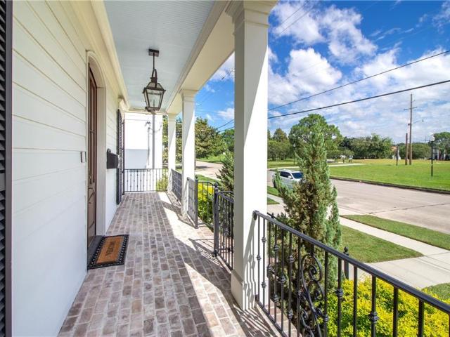 6768 pontchartrain boulevard