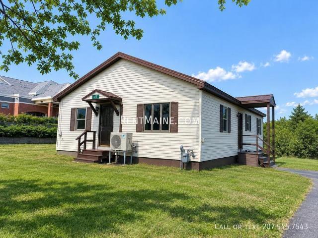 676 College Ave 3 beds, 1 full bath