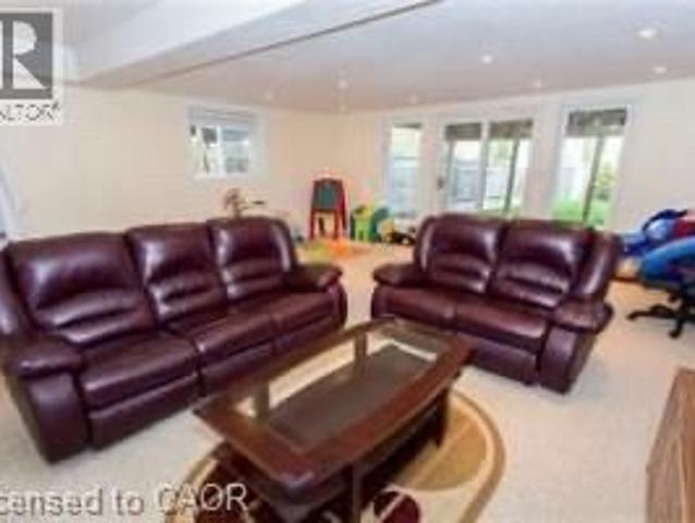 676 BONAVISTA Drive, Waterloo, Ontario, N2K4E9