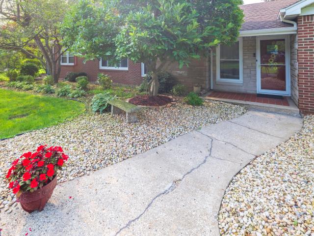 676 E Oak Hill