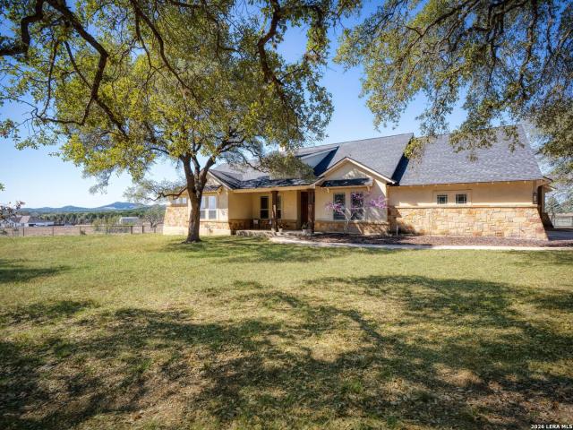 676 Highgate Dr, Bandera, TX 78003 | MLS #1952