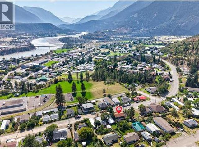 677 Columbia Street, Lillooet, BC, V0K 1V0 house for sale | Listing ID 10400 | Royal LePage