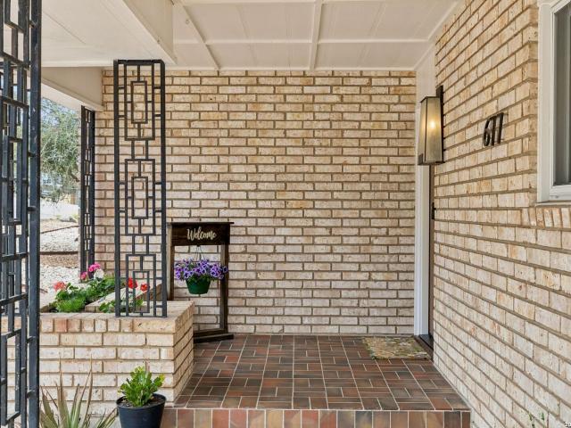 677 Floral, New Braunfels, US, TX