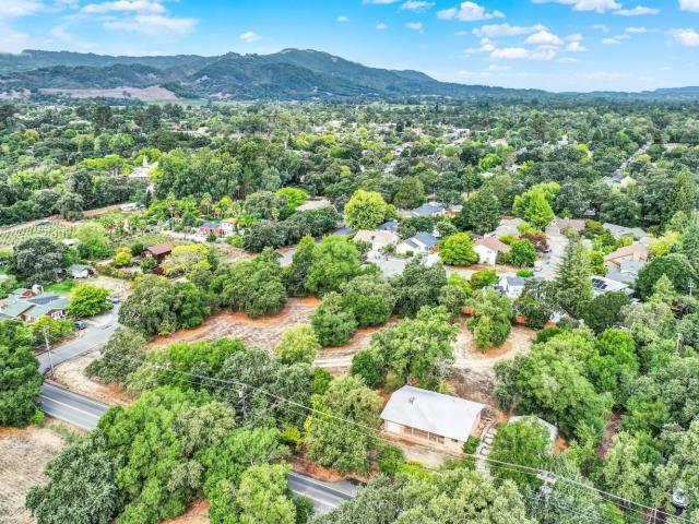 677 Petaluma Avenue, Sonoma, US, CA