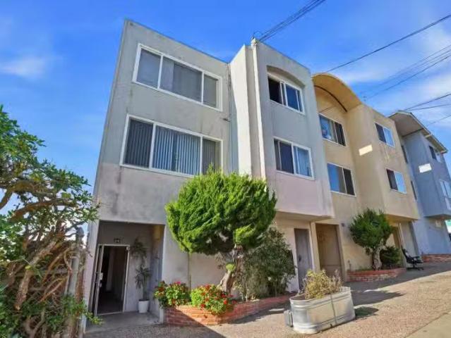 678 HILLSIDE BLVD, DALY CITY, CA 94014