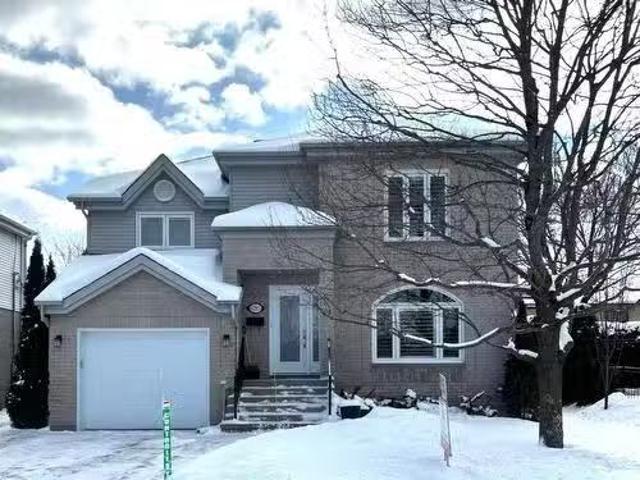 6795 Rue Des Coquelicots, Longueuil Saint Hubert, QC, J3Y 8P.