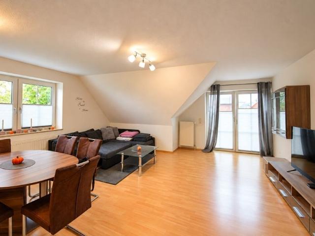 6796 Helle, ruhig gelegene 2 Zimmer Dachgeschosswohnung mit Balkon im Ortszentrum!