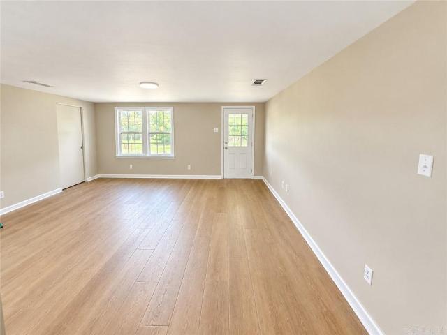 679 Lake Rd