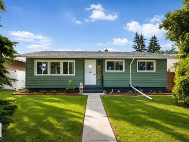 6807 A Avenue Nw, Edmonton, AB, T6A 0M3 house for sale | Listing ID E4502 | Royal LePage