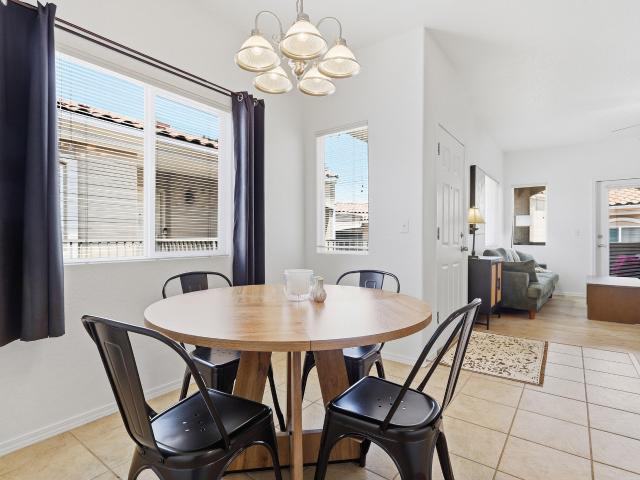 6800 Vista Del Norte Drive NE 427