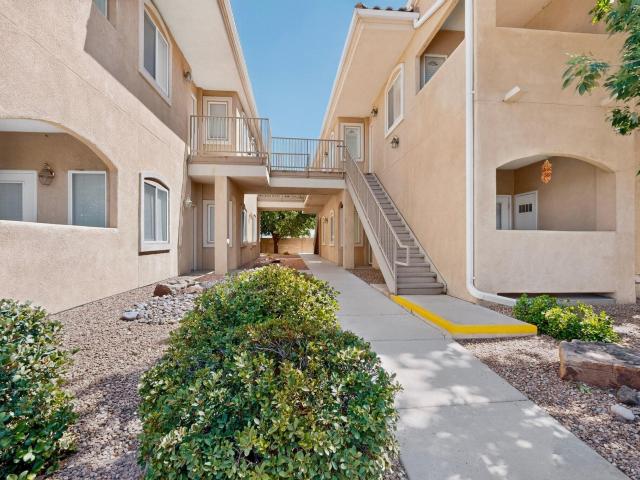 6800 Vista Del Norte Road NE 2922