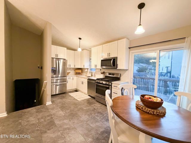 6801 Silent Brook Lane