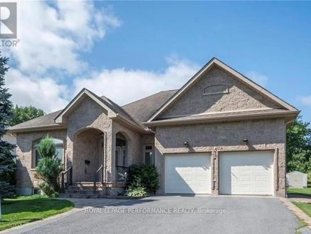 6802 Riverview Drive, South Glengarry, ON, K6H 7M1 house for sale | Listing ID X12854 | Royal LePage
