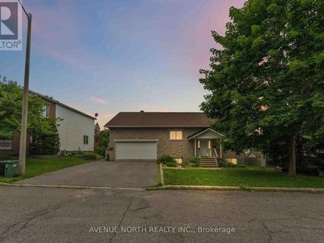 6803 Barsona Place, Ottawa, ON, K1C 1J2 house for sale | Listing ID X13541 | Royal LePage