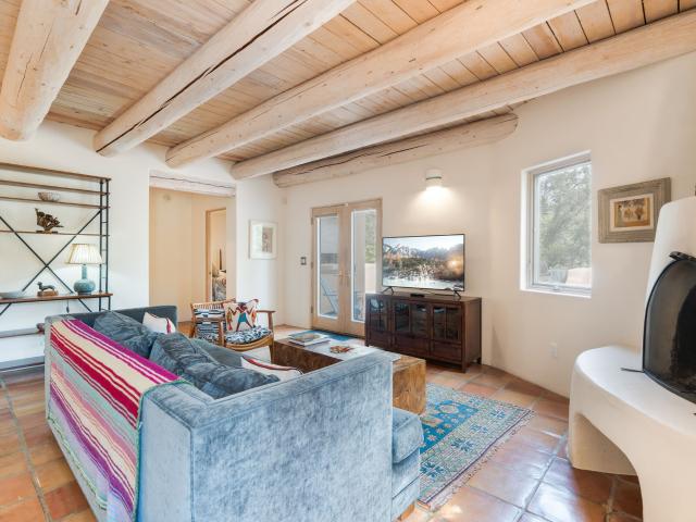 680 La Viveza Court