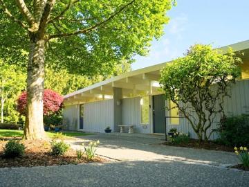 Greater Vancouver - Fireplace, Deck, Swimming pool