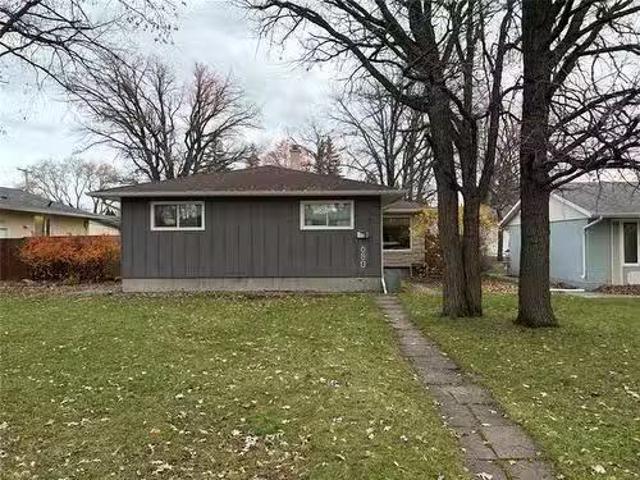 680 Patricia Ave, Winnipeg, MB, R3T 3A6 house for sale List.