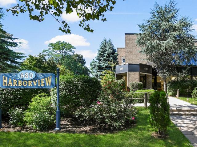 680 W Boston Post Road 3A