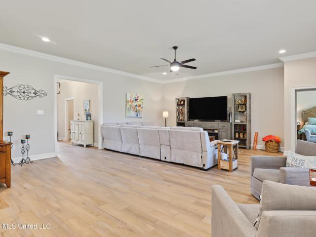 6814 Rolling Green Drive