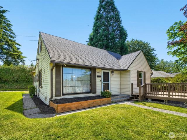 6815 S 120th Place