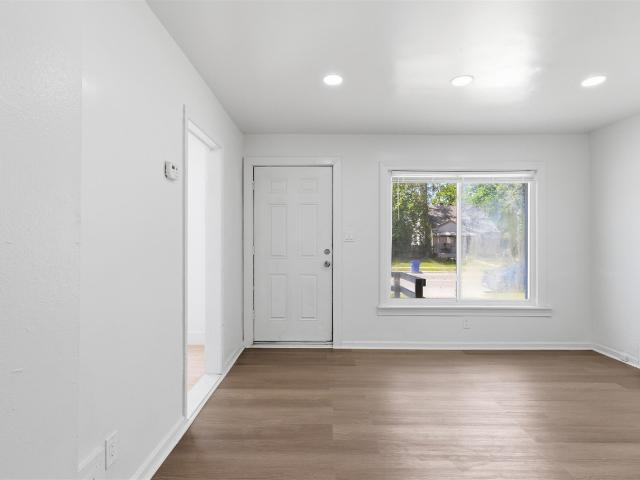 6816 Evergreen Road
