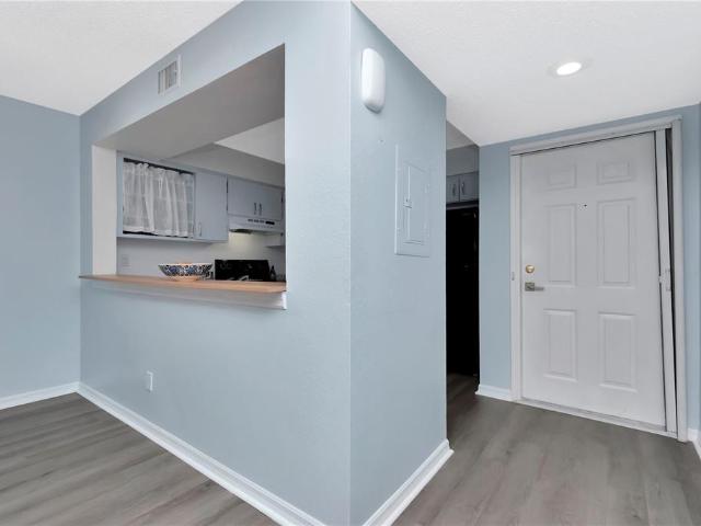 6817 Stonesthrow Cir N, Unit 17203, St. Petersburg, FL 33710 | MLS #TB8502