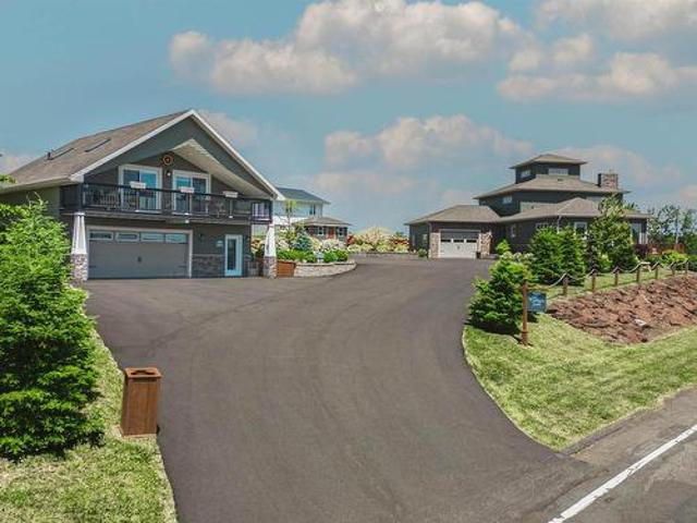 6818 Water Street, Cardigan, PE, C0A 1G0 Luxury House for sale | Listing ID 202619 | Royal LePage Carriage Trade Luxury Properties