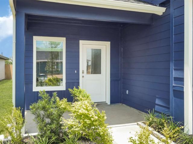 6819 Canyon Breeze Drive