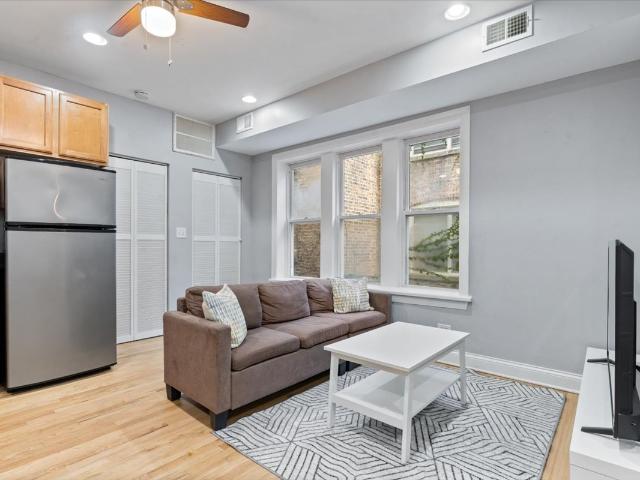 6812 N Wayne Avenue # 3E