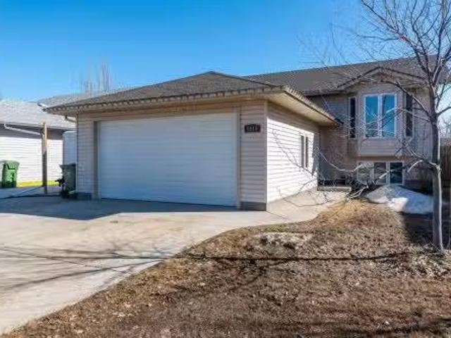 6813 41 Street, Lloydminster, AB, T9V 2B3 house for sale Li.
