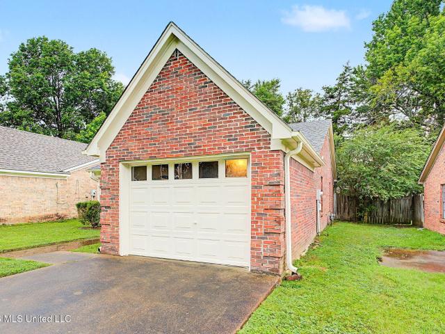 6829 Maury Drive