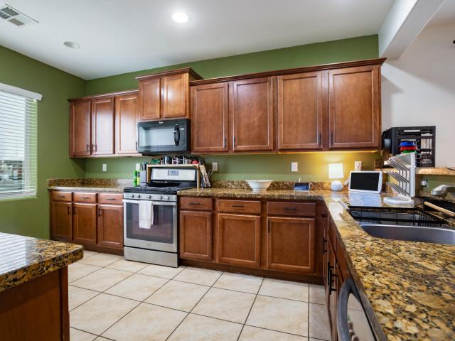 6837 Mountain Hawk Loop NE