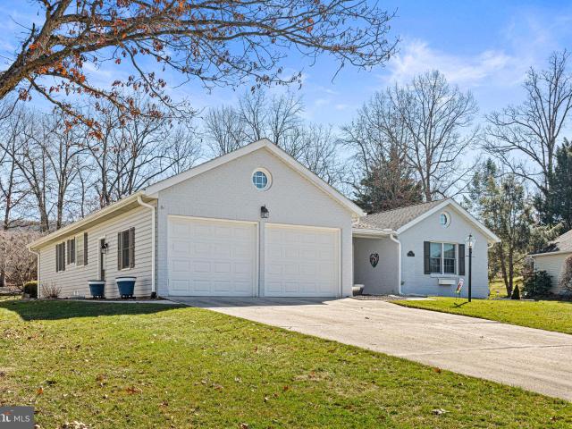 6839 Fairway Dr E, Fayetteville, PA 17222 | MLS #PAFL2033