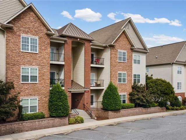 6831 Hanesbrook Circle #104