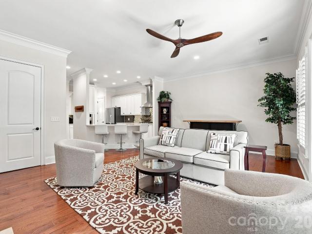 6831 Louisburg Square Lane