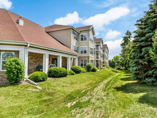 6833 Parkside Circle