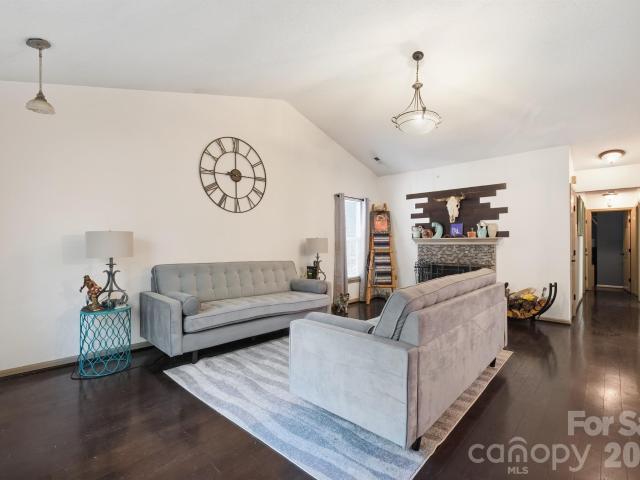 6833 Shiloh Ridge Lane
