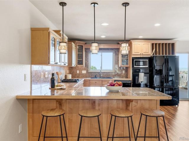 6846 Surrey Trail