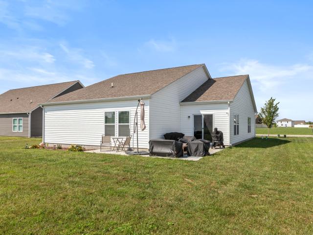 6841 Bluebird Lane
