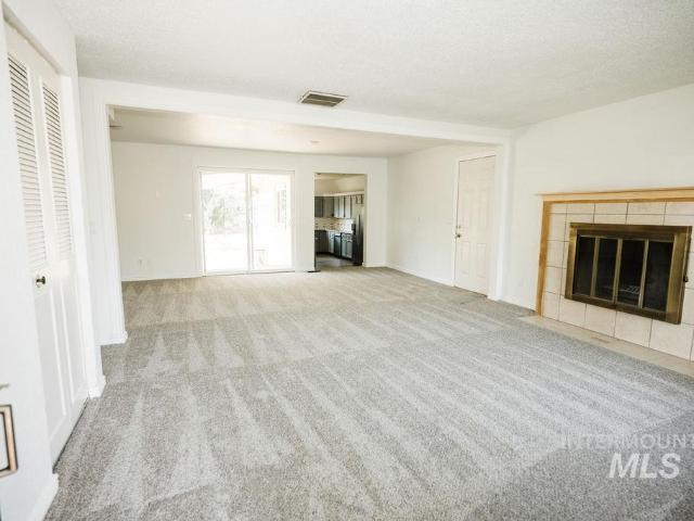 684 Crestview Dr